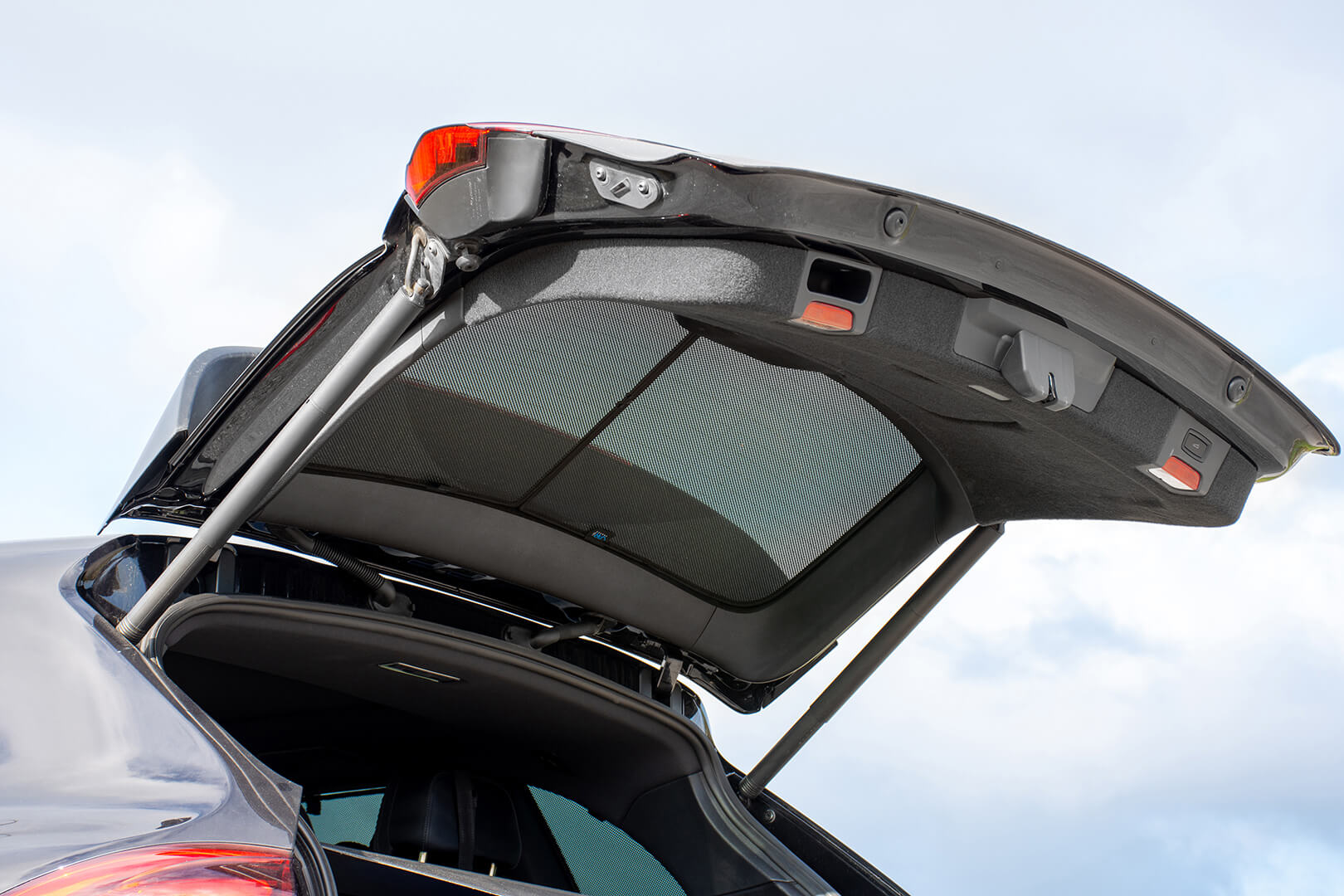 UV Car Shades - Porsche Cayenne 5dr 11-17 Full Rear Set